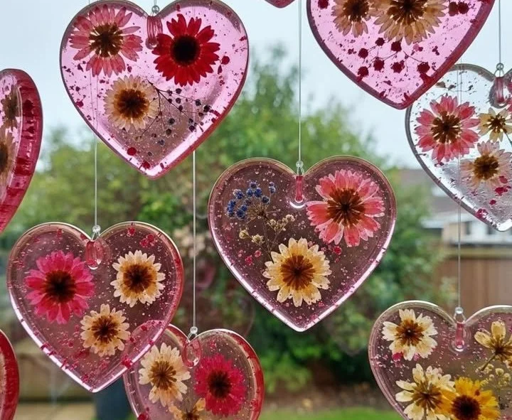 DIY Bioplastic Suncatchers with Flowers Recipe