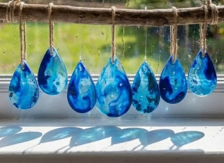 DIY Blue Crayon Suncatchers 5 DIY Blue Crayon Suncatchers